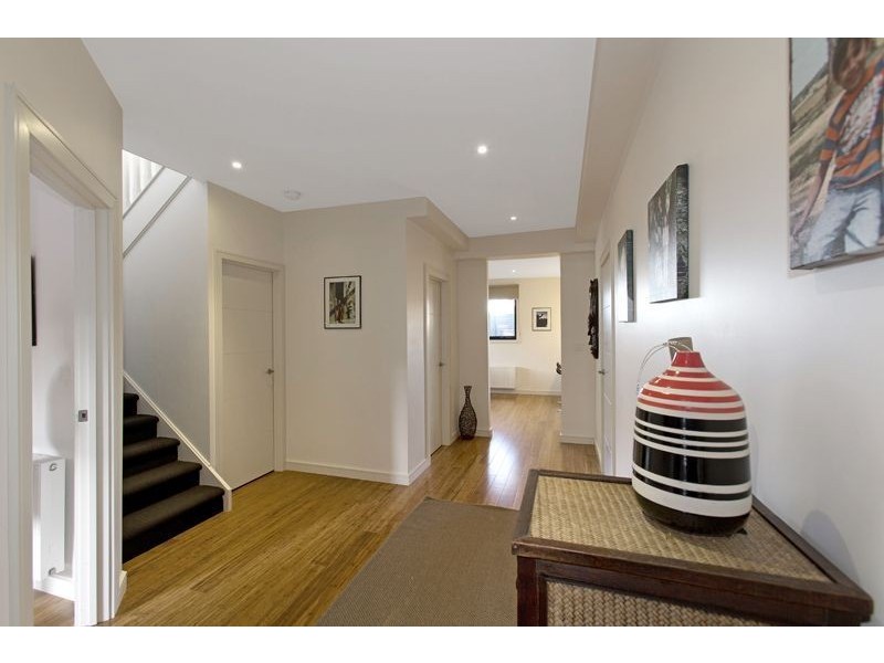 2/54 Eva Street, Clayton VIC 3168