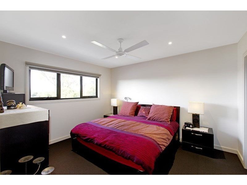 2/54 Eva Street, Clayton VIC 3168