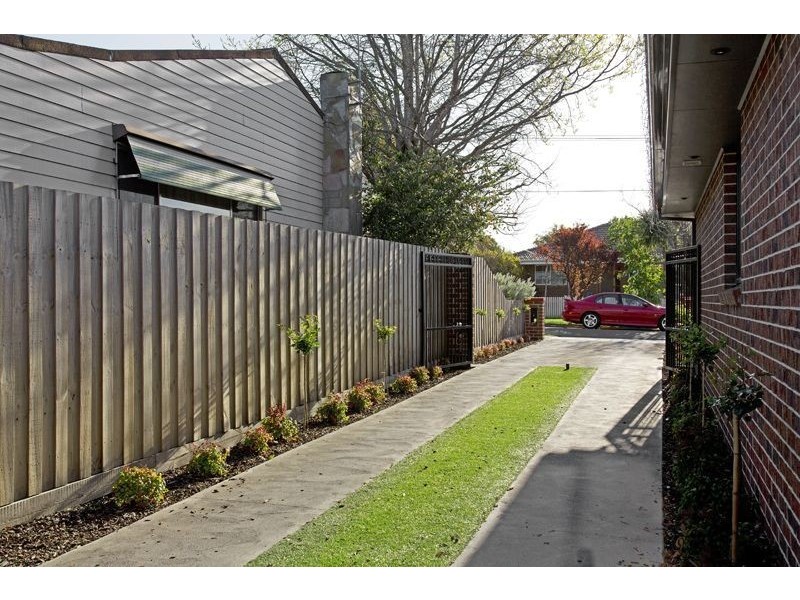 2/54 Eva Street, Clayton VIC 3168