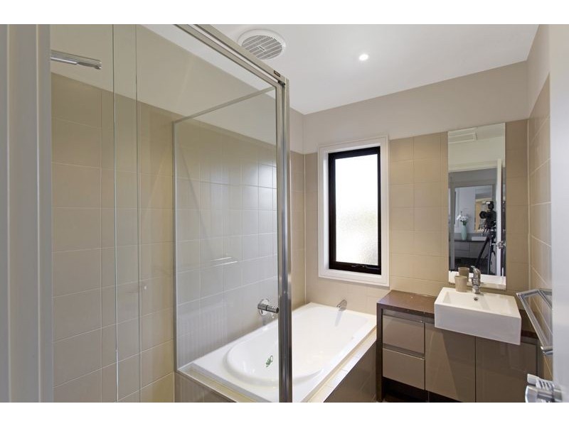 2/54 Eva Street, Clayton VIC 3168