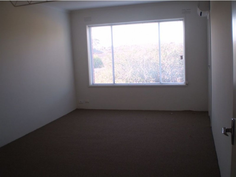 4/7 Burns Avenue, Clayton South VIC 3169