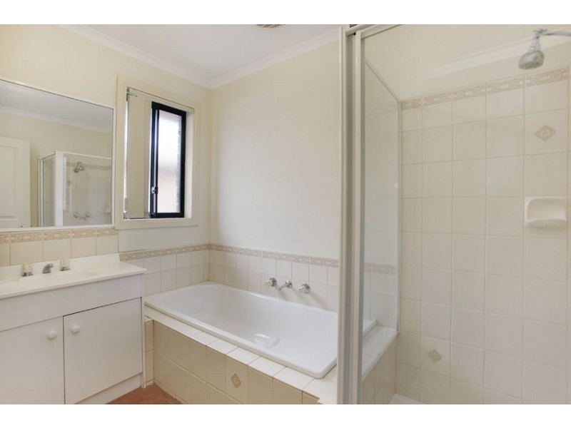 3 Oakman Way, Hampton Park VIC 3976