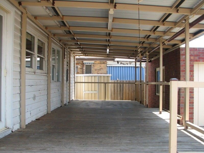 35A Rayhur Street, Clayton South VIC 3169