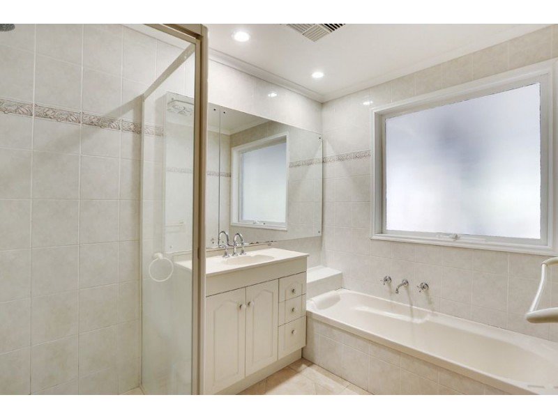 15-17 Jamieson Avenue, Rowville VIC 3178