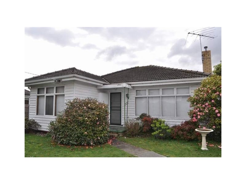 9 Fairbank Avenue, Clayton South VIC 3169