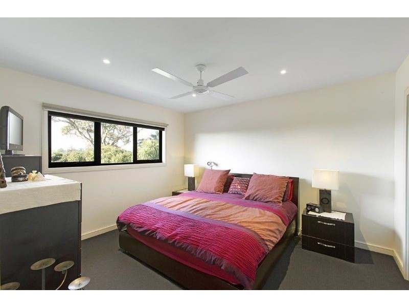 2/54 Eva Street, Clayton VIC 3168