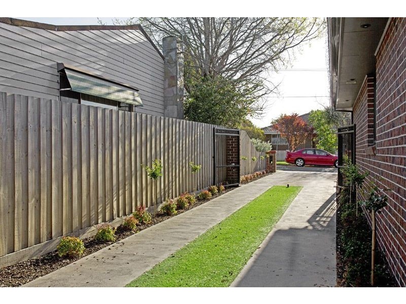 2/54 Eva Street, Clayton VIC 3168