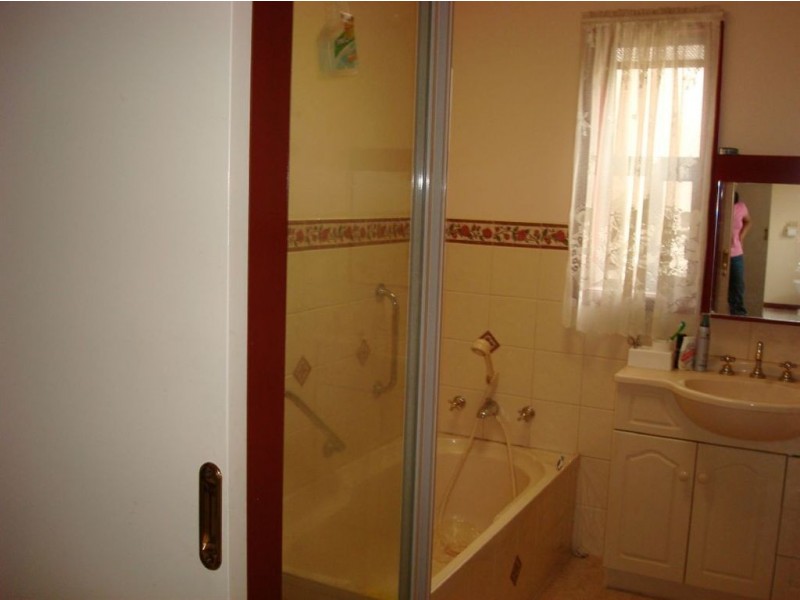 4 Maltarra Street, Clayton South VIC 3169