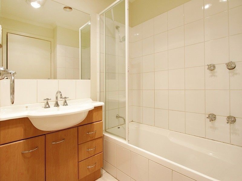 1/1 Eucalyptus Mews, Notting Hill VIC 3168