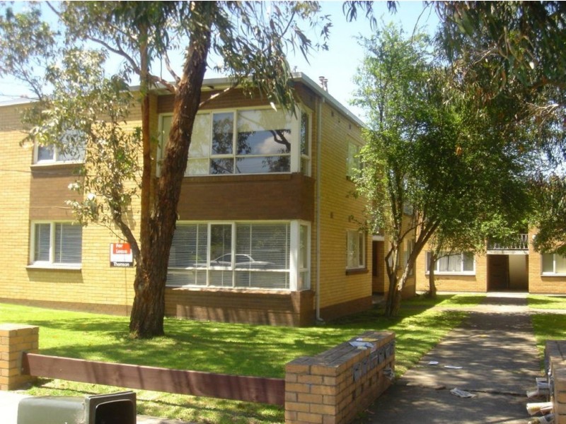 1/4 Manatunga Street, Clayton VIC 3168