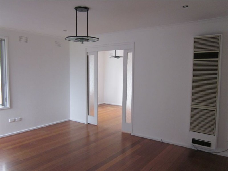 5 Narrumburn Road, Clayton South VIC 3169