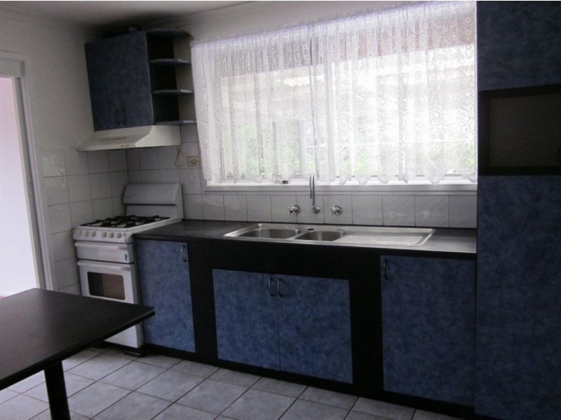 5 Narrumburn Road, Clayton South VIC 3169