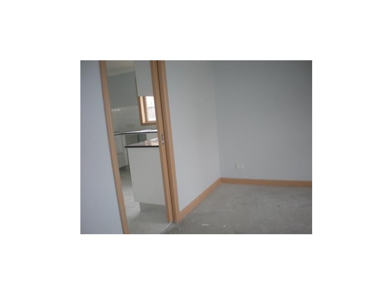 2/23 McMillan, Clayton South VIC 3169