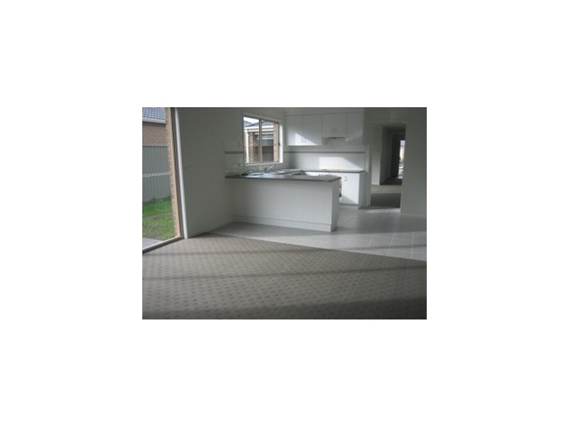 35 Tyndall Street, Cranbourne VIC 3977