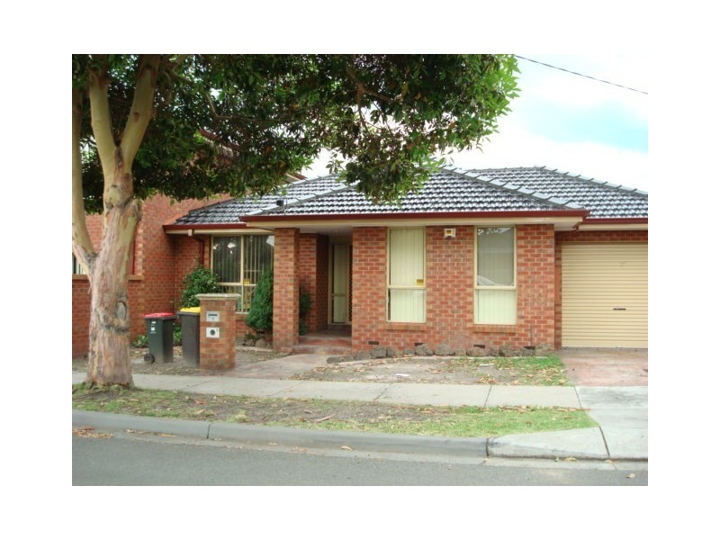 16 Iona Street, Clayton VIC 3168