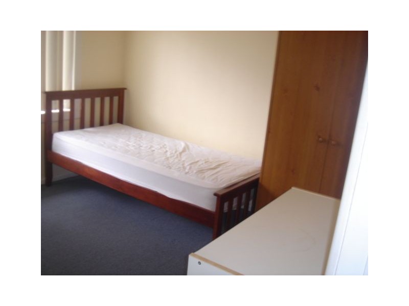 1/27 Cambro Road, Clayton VIC 3168