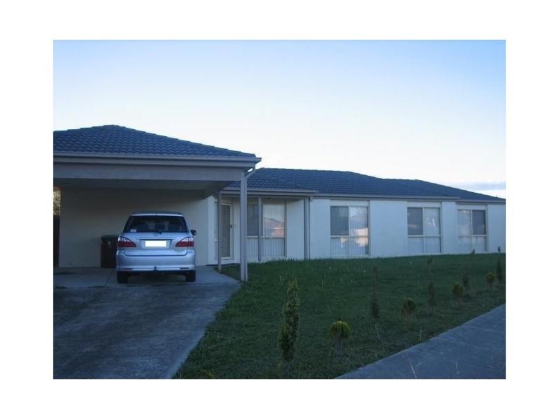 19 Bellevue Drive, Berwick VIC 3806
