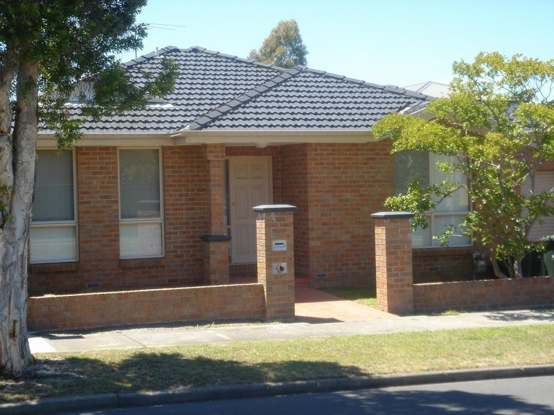 2/16 Myriong Street, Clayton VIC 3168