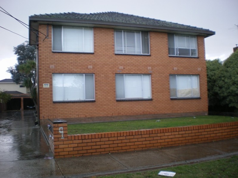 2/9 Rugby Road, Oakleigh VIC 3166