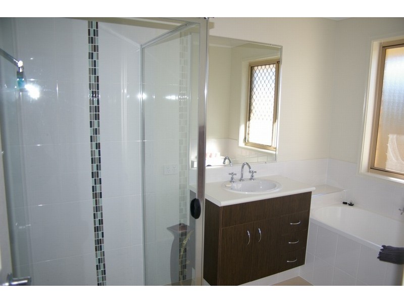 2 Camryn Court, Kallangur QLD 4503