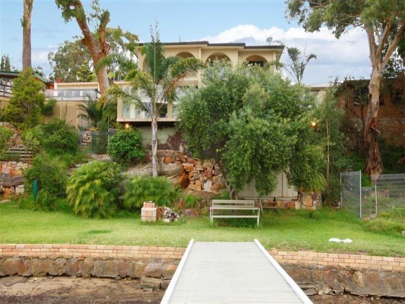 245 Connells Point Rd, Connells Point NSW 2221