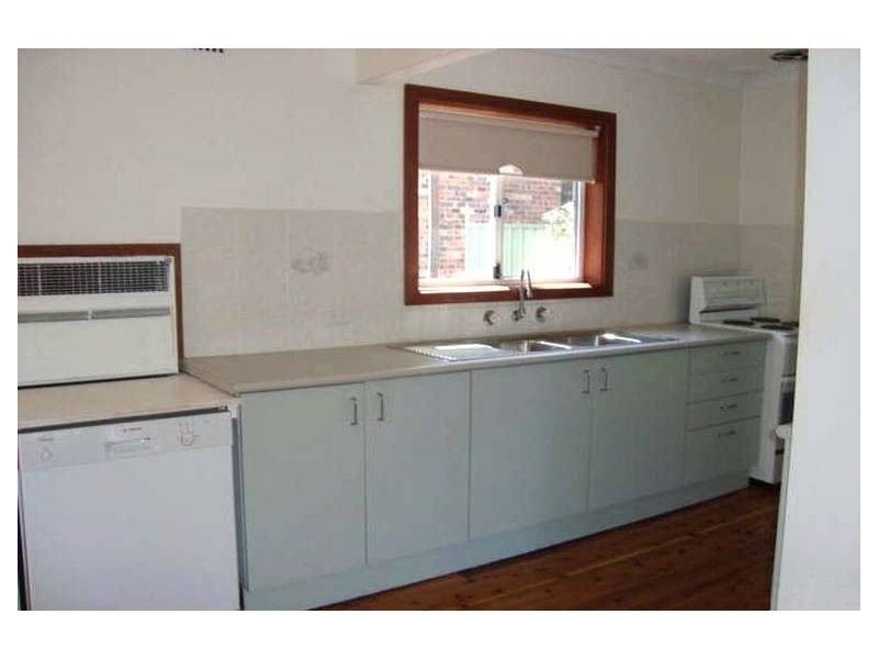 5 Bath Rd N, Kirrawee NSW 2232