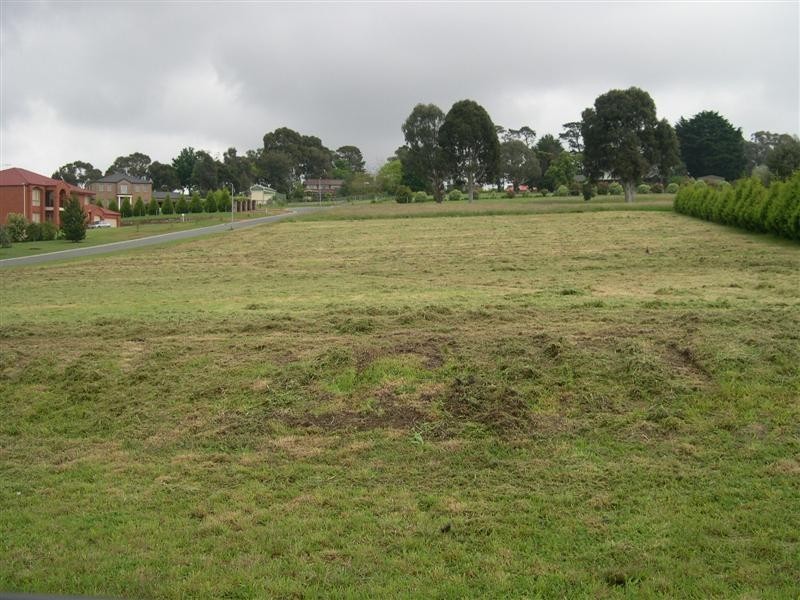 25-27 Carmen Crescent, Narre Warren North VIC 3804