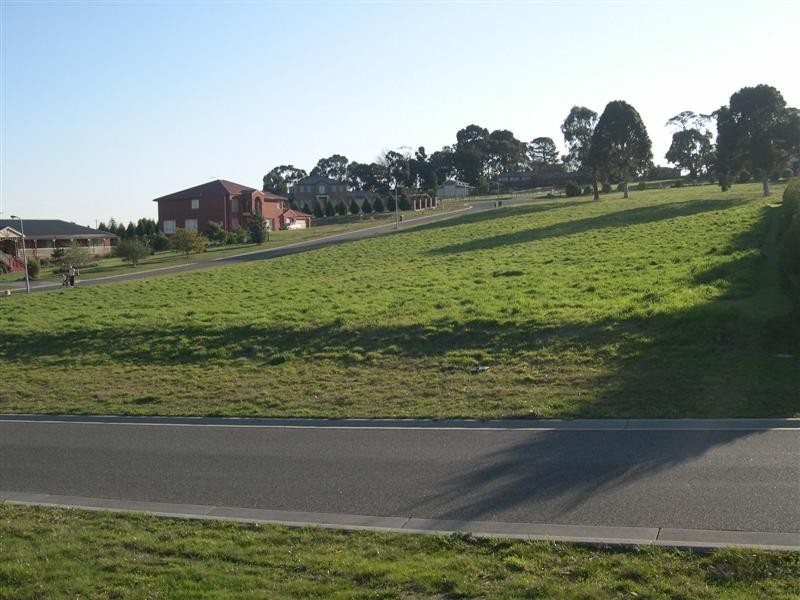 25-27 Carmen Crescent, Narre Warren North VIC 3804