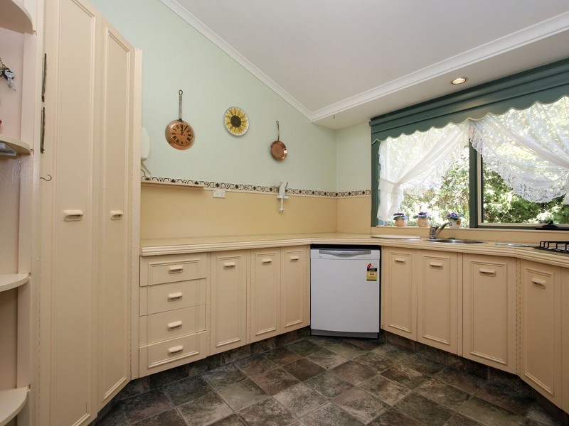 39 Watersedge Close, Knoxfield VIC 3180