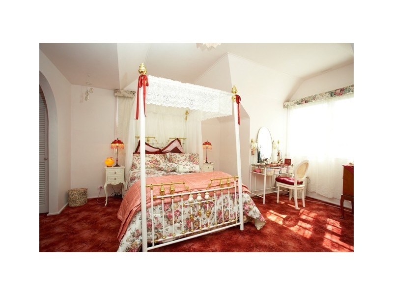 4 Aisbett Avenue, Wantirna South VIC 3152