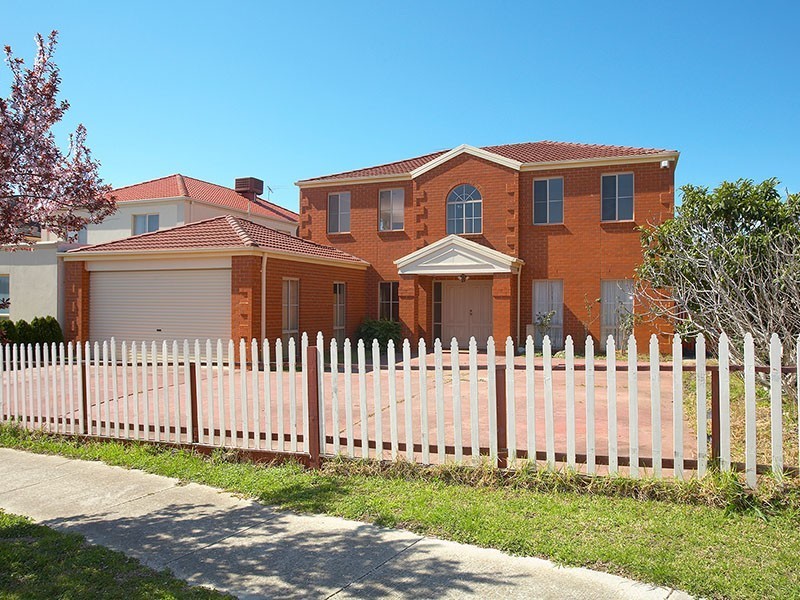 13 Marianna Place, Wantirna South VIC 3152