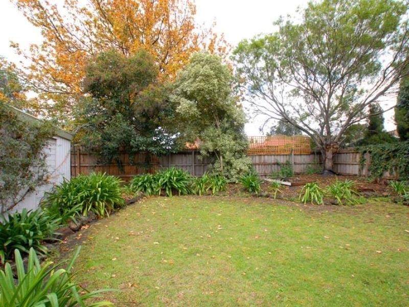 3 Warrawee Road, Wantirna South VIC 3152