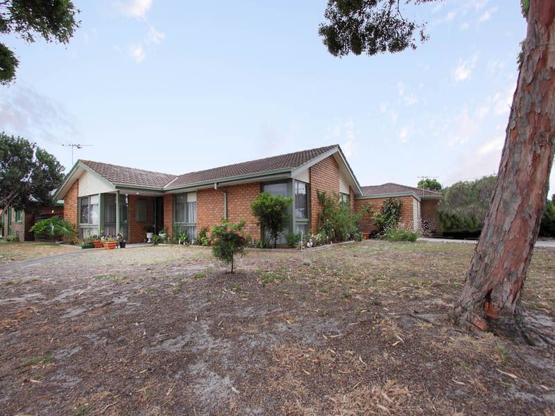 18 Dobell Drive, Chelsea VIC 3196