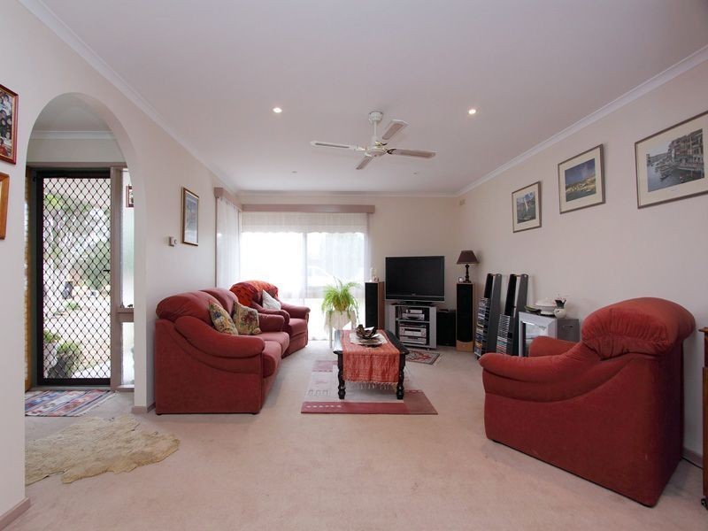 18 Dobell Drive, Chelsea VIC 3196