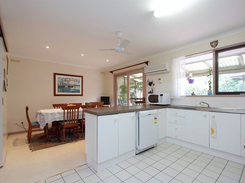 18 Dobell Drive, Chelsea VIC 3196