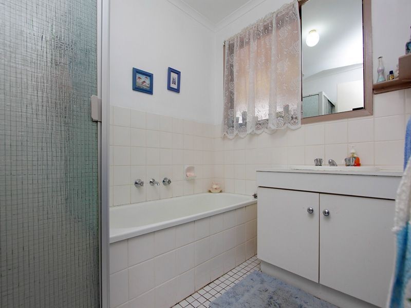 18 Dobell Drive, Chelsea VIC 3196