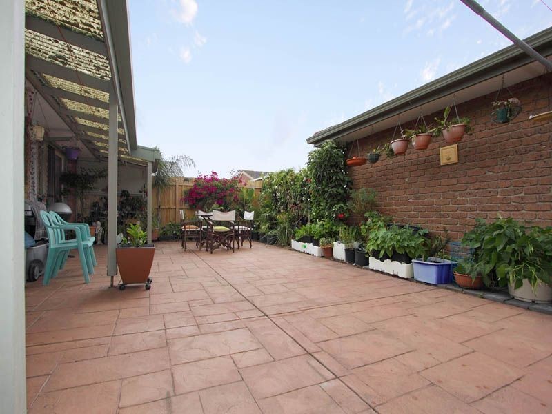 18 Dobell Drive, Chelsea VIC 3196