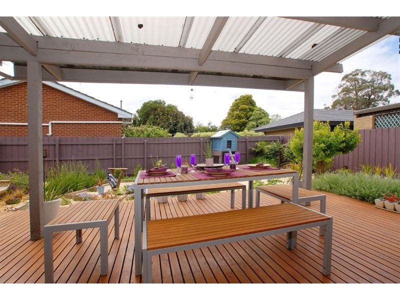 27 Elisdon Drive, Seaford VIC 3198