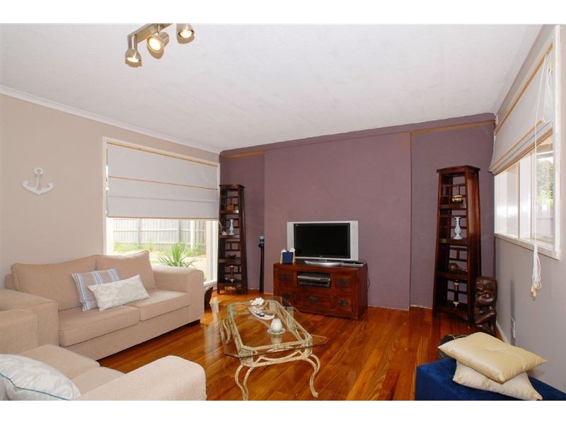 27 Elisdon Drive, Seaford VIC 3198
