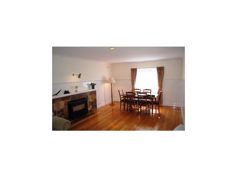 143 Rosslyn Avenue, Seaford VIC 3198