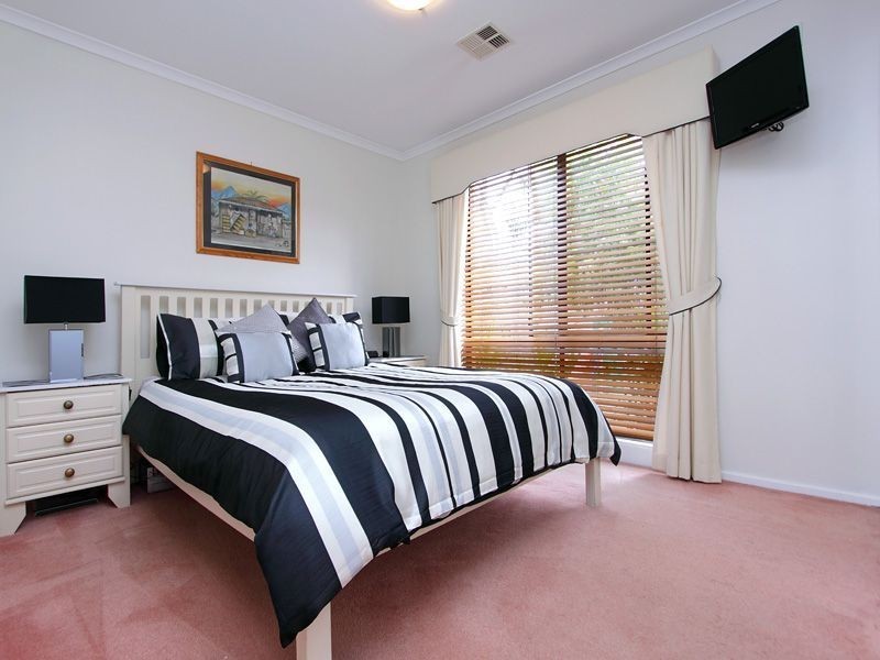 8 Kestrel Close, Chelsea Heights VIC 3196