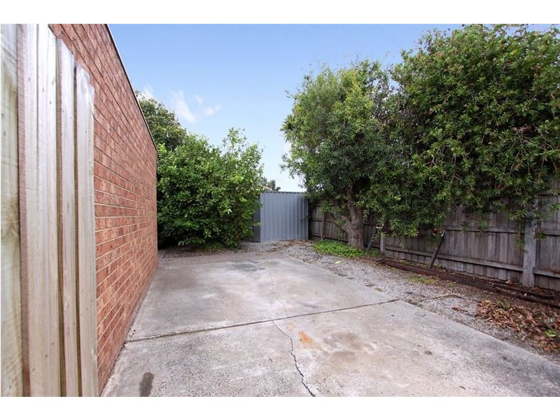 1/67 Embankment Grv, Chelsea VIC 3196
