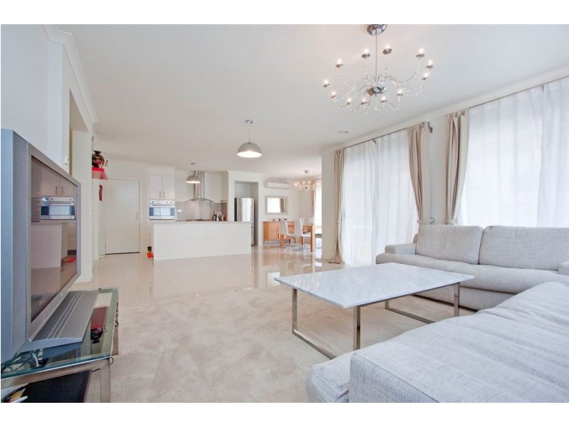 16 Alexander Circle, Patterson Lakes VIC 3197