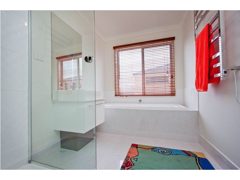 16 Alexander Circle, Patterson Lakes VIC 3197