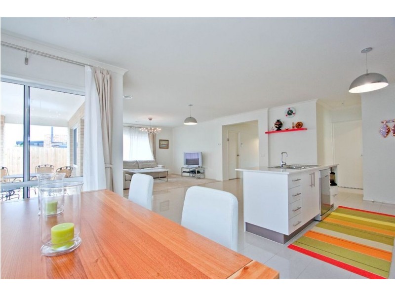 16 Alexander Circle, Patterson Lakes VIC 3197