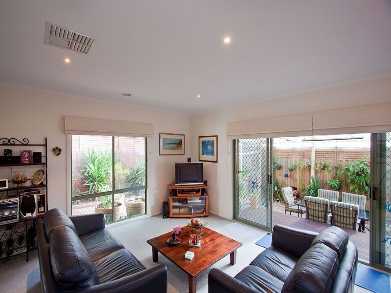 2/16 Fifth Avenue, Chelsea Heights VIC 3196