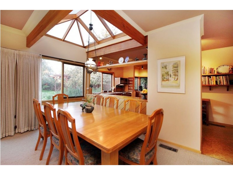 24 Jean Street, Cheltenham VIC 3192