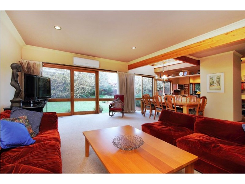 24 Jean Street, Cheltenham VIC 3192