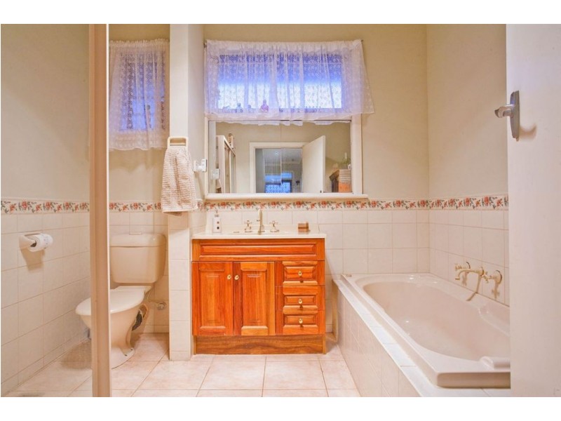 2 Whatley Street, Carrum VIC 3197