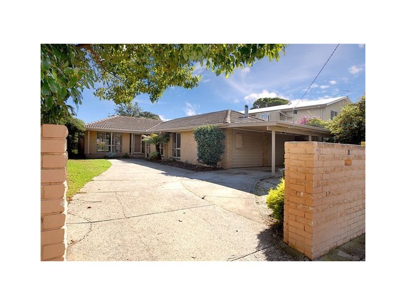40 Rosslyn Avenue, Seaford VIC 3198